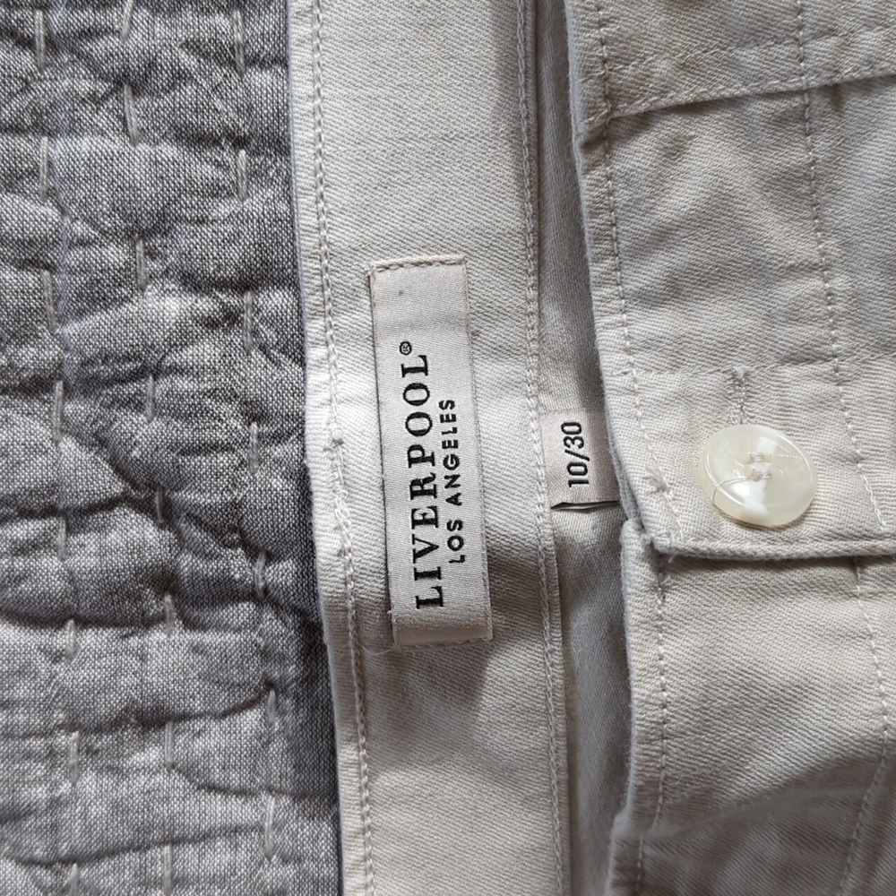 Liverpool white/beige utility shorts Like New! Sz 10/30